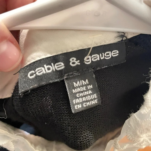 Cable & Gauge Black Sweater w/Lace Collar SZ M - Picture 5 of 6